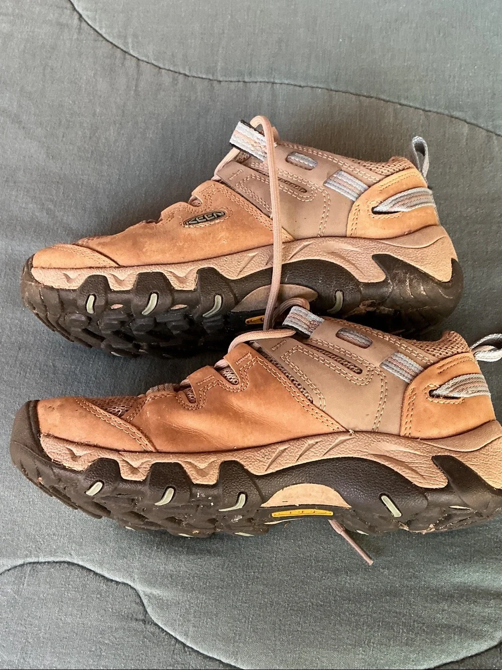 Keen Men's Tan and Light Blue Hiking Sneakers